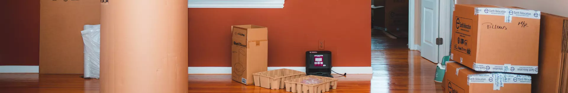 How Much to Tip Movers? The Best Advice For Moving! - Earthrelo